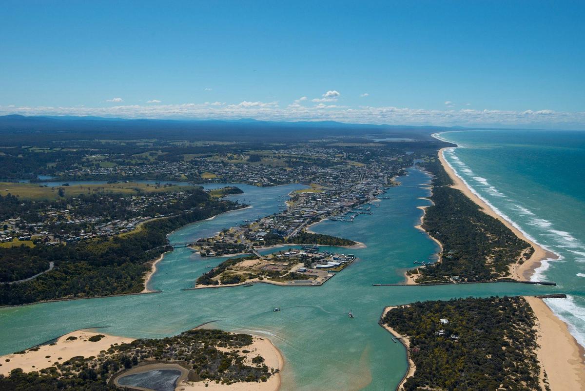 Flight 1 – View of The Entrance and Lakes Entrance township