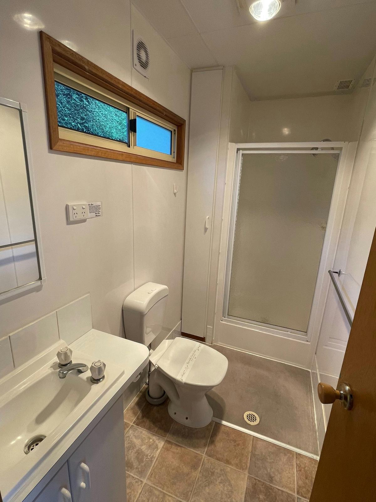 2 Bed Standard Cabin - Bathroom