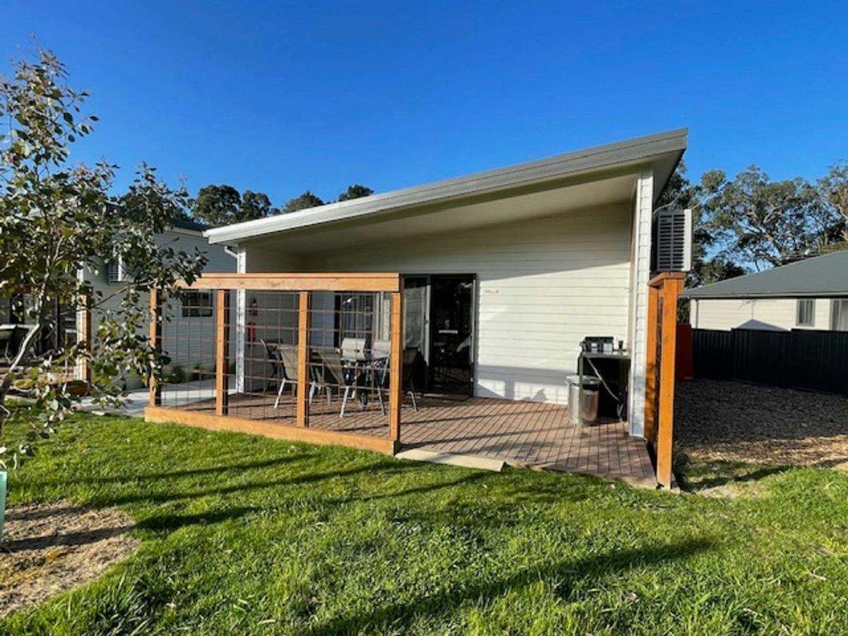 2 Bed Deluxe Cabin - Outside