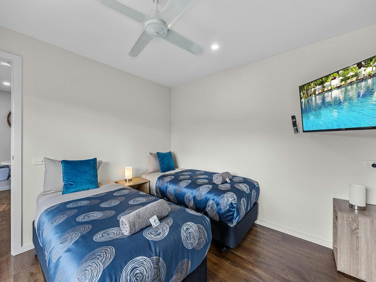 2 Bed Pet Friendly Cabin - 2nd Bedroom