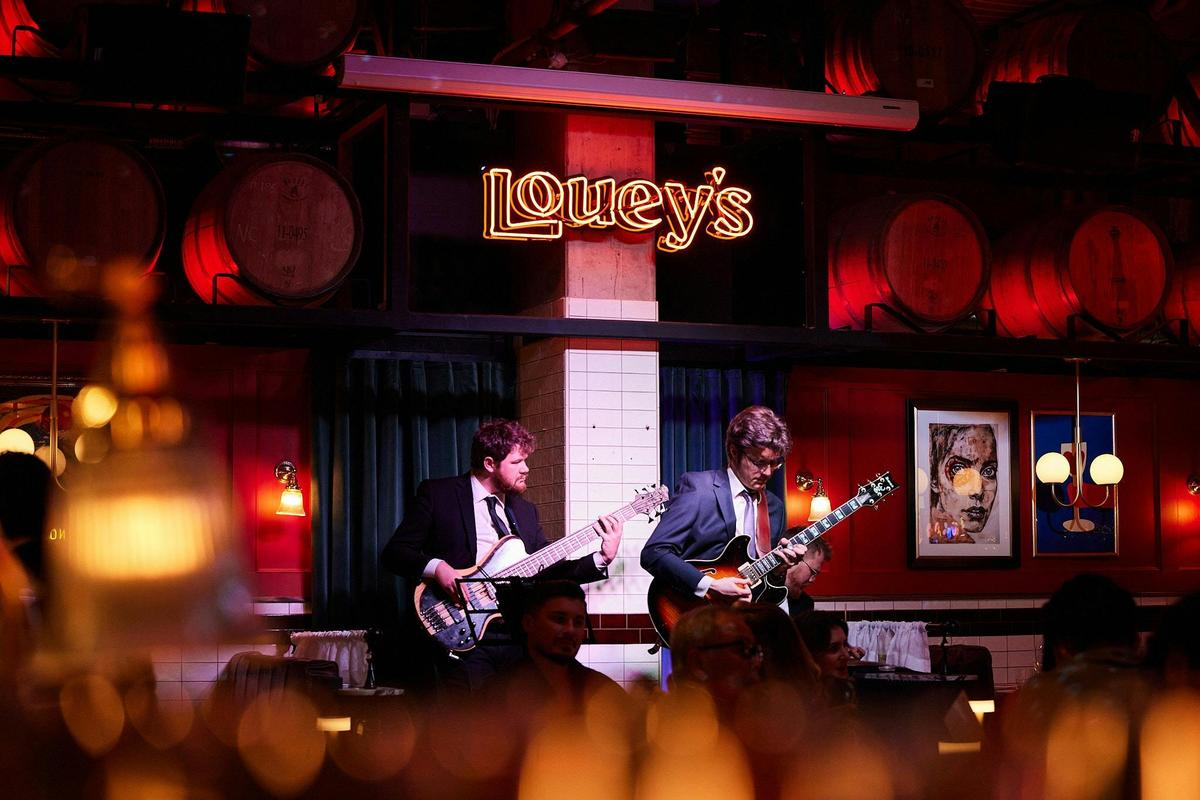 Louey's Live Music