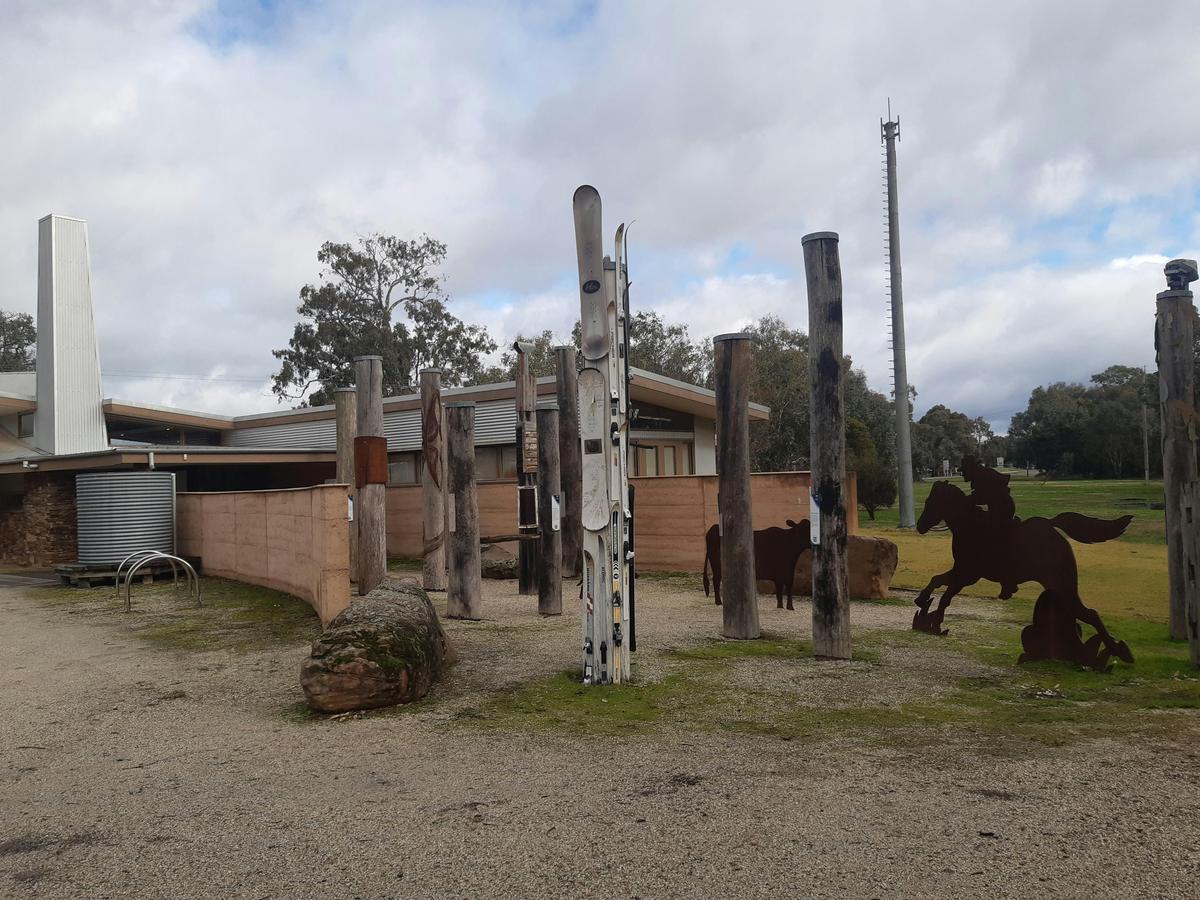 Interpretive poles Mansfield