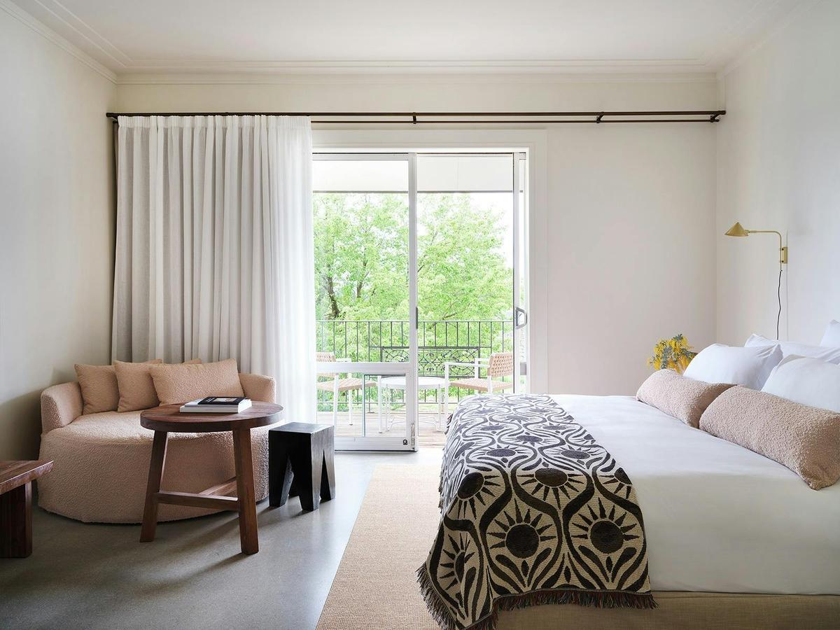 Lancemore Milawa - King Valley - Superior Balcony Sunset