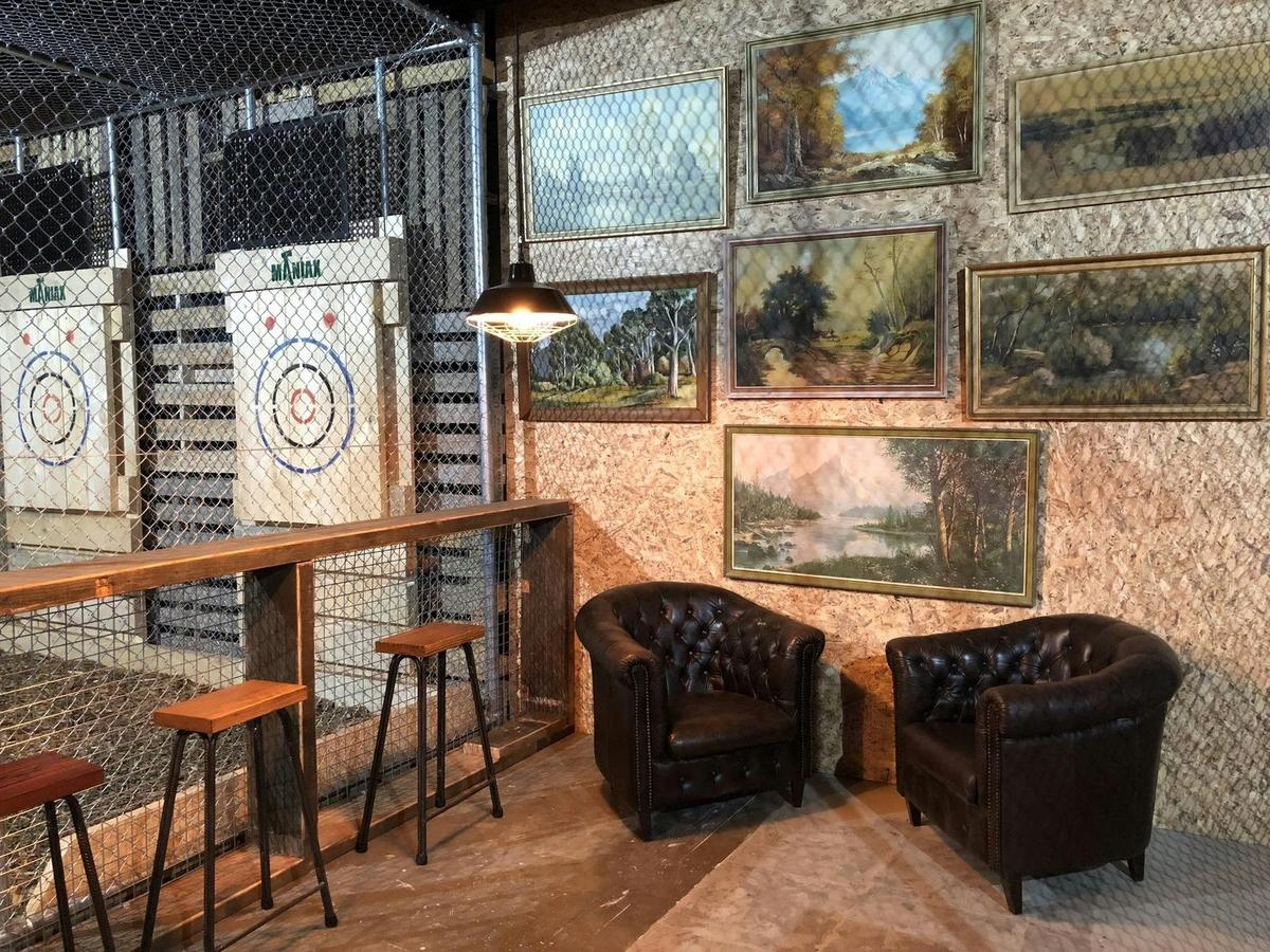 Maniax Axe Throwing - Abbotsford