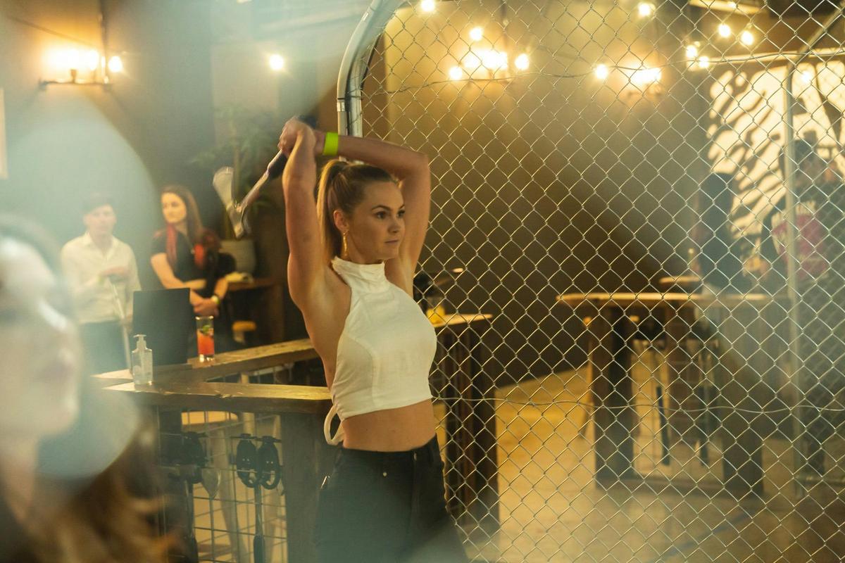 Maniax Axe Throwing - Abbotsford