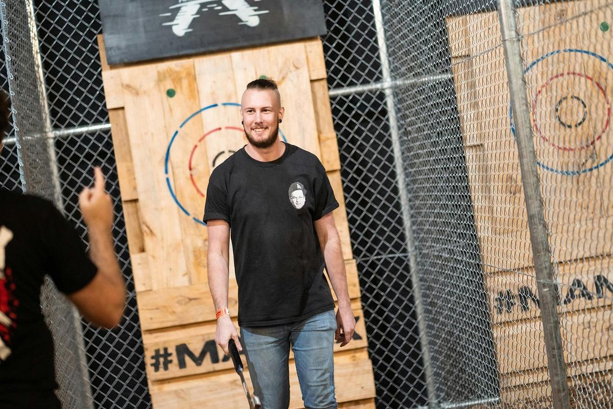Maniax Axe Throwing - Knox