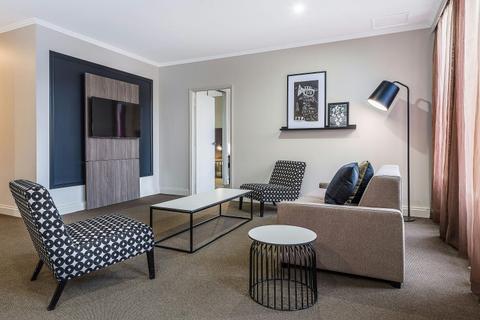 Mantra on Little Bourke