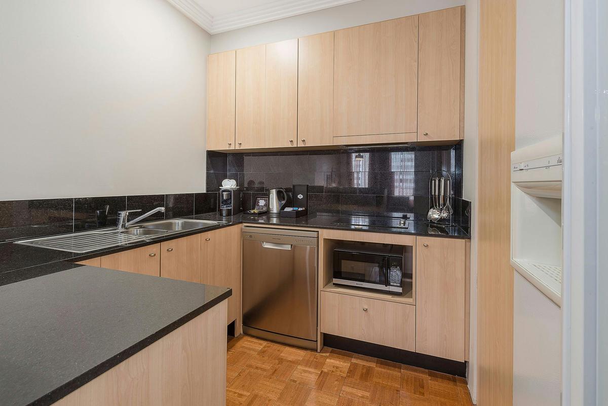 Deluxe One Bedroom Spa Apartment