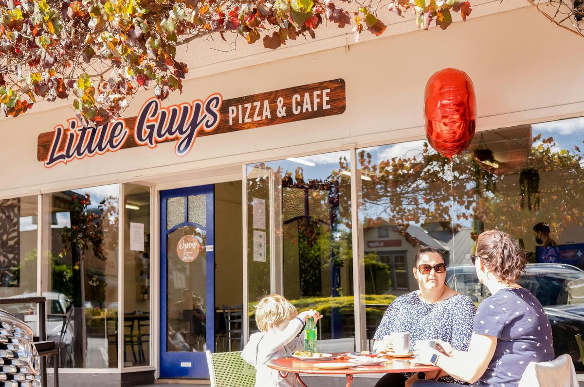 Little Guys Pizza and Cafe