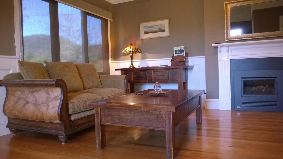 Country Cottage - Lounge