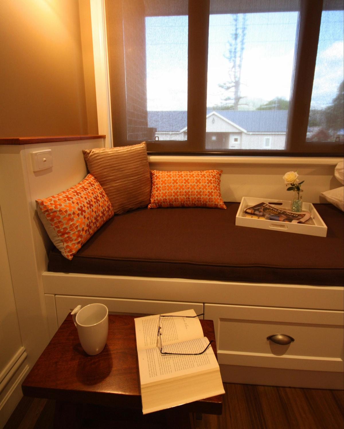 Autumn Cottage - Daybed for Extra sleeping