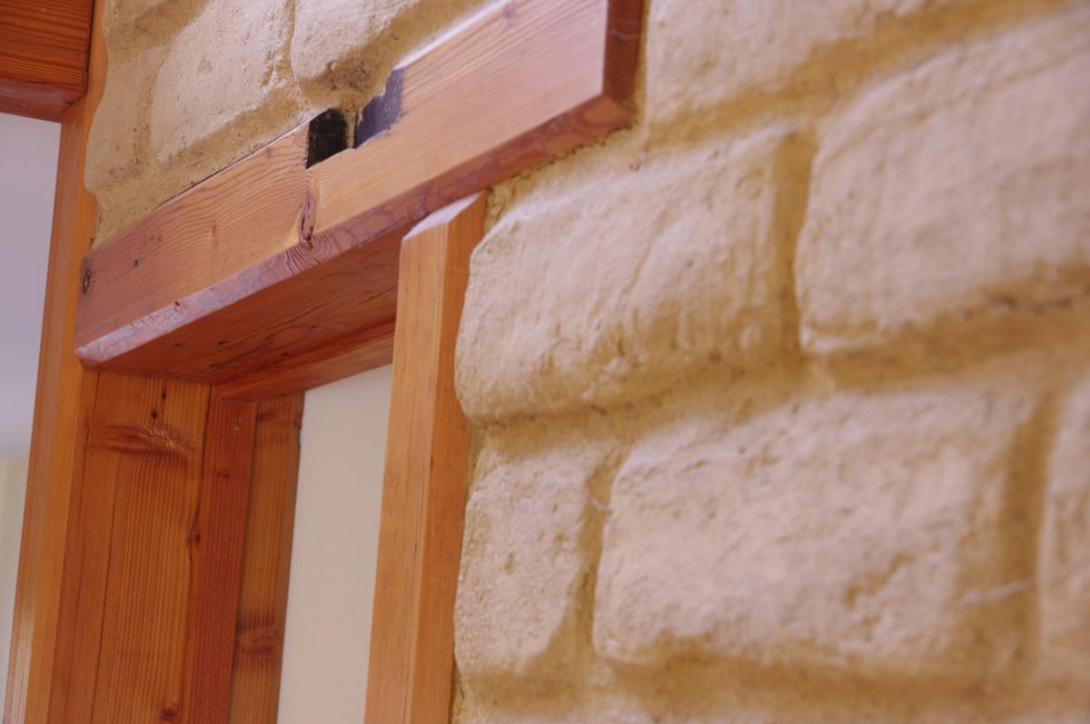Mudbrick and timber, Mountain Ash cottage