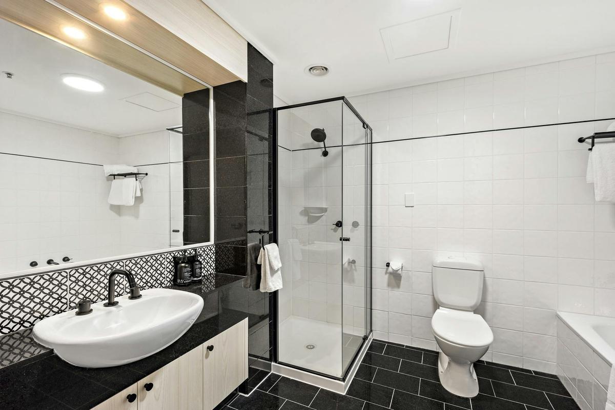 Ensuite with Shower and Seperate Bath