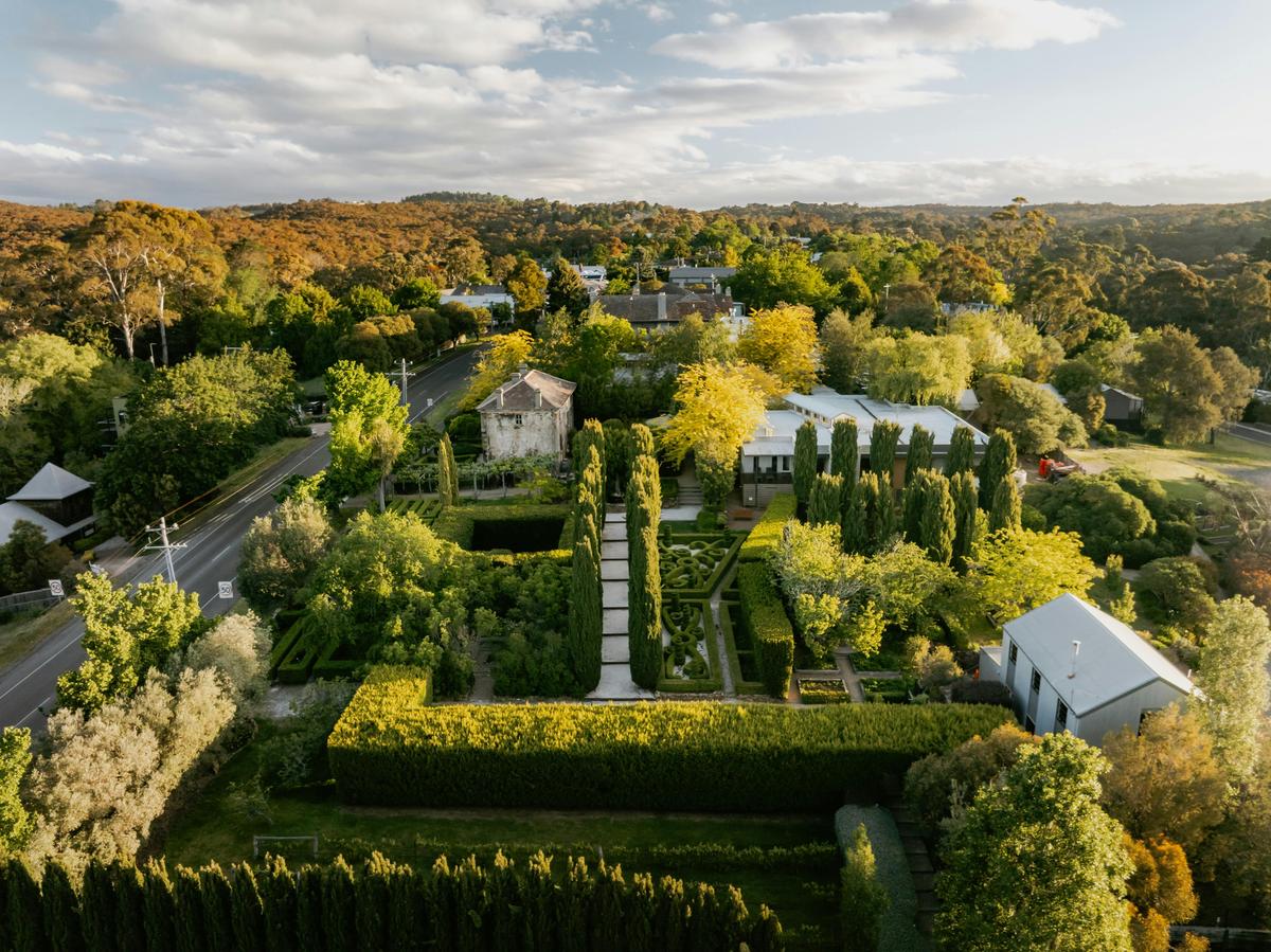Mineral Springs Hotel property aerial view