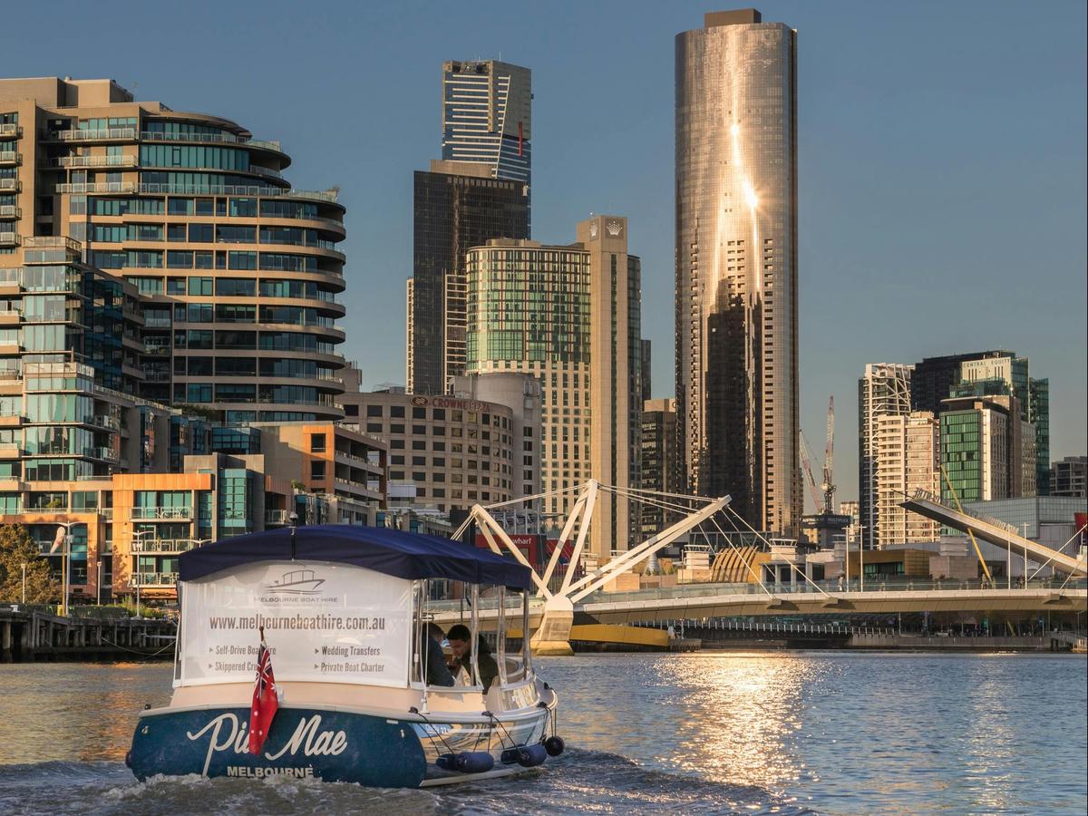 Private tours on the Yarra River
