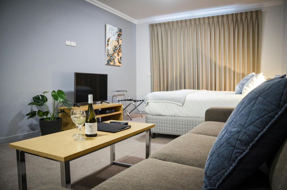 Mansfield Apartments Studio 3