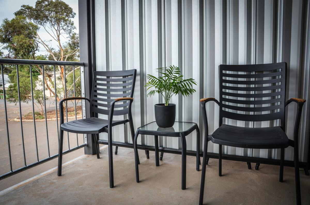 Mansfield Apartments Studio 3