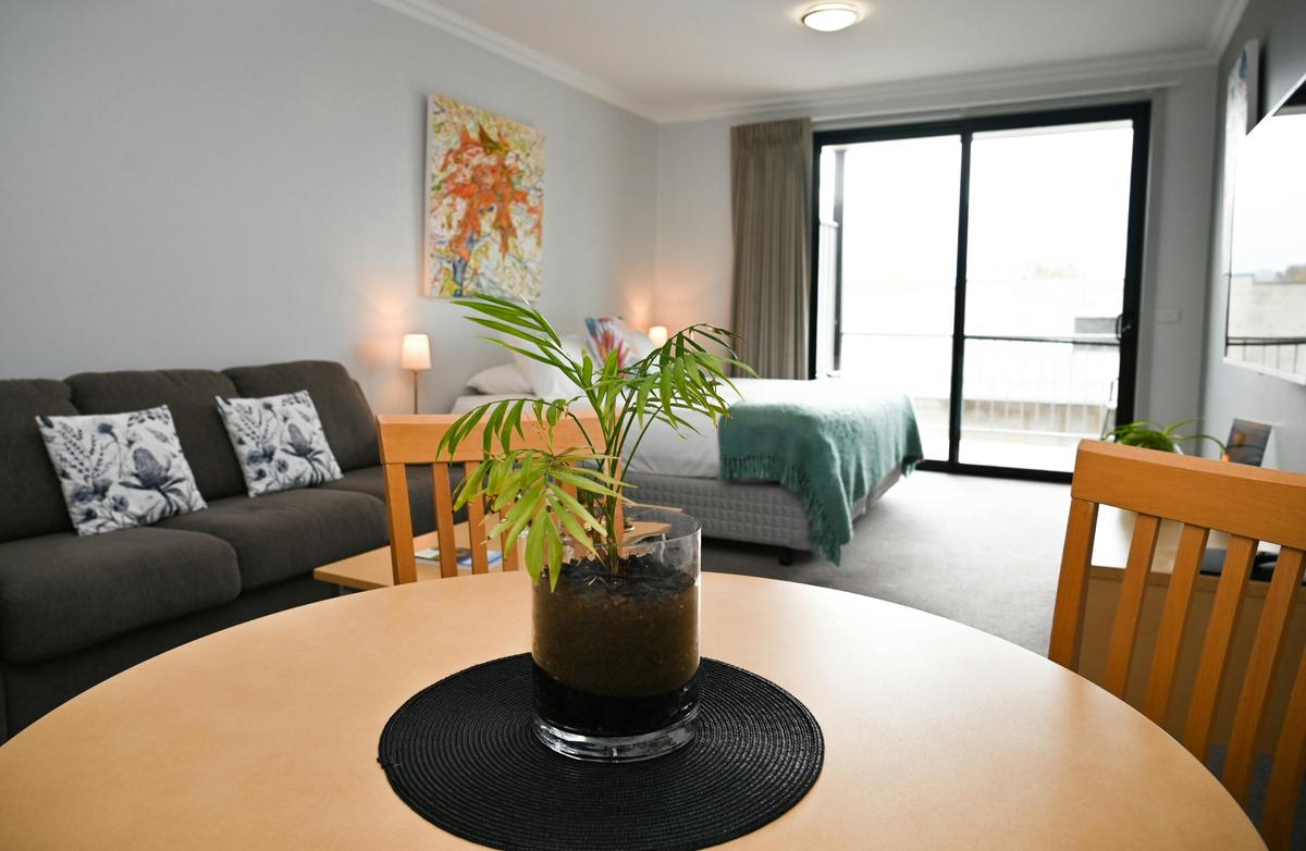 Mansfield Apartments Studio Apartment