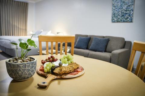 Mansfield Apartments Studio 3