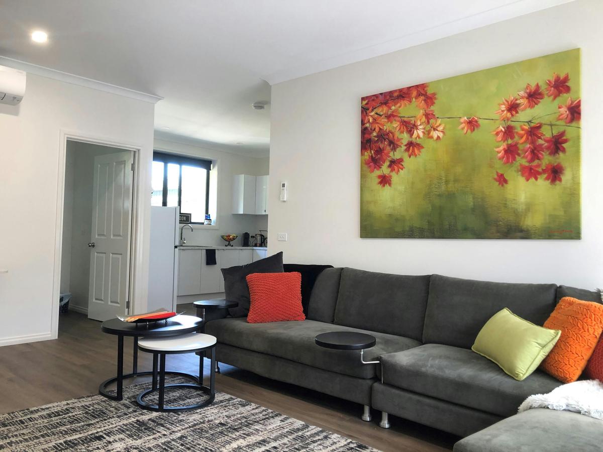 Lounge & Kitchenette