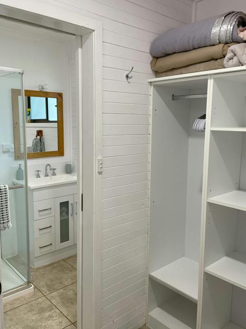 Bathroom/Wardrobe