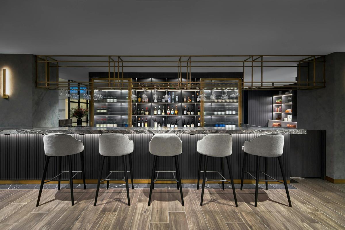 M Bar