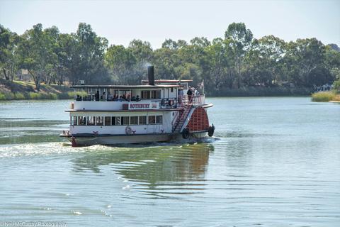 Paddle Vessel Rothbury traveling downstream of Mildura