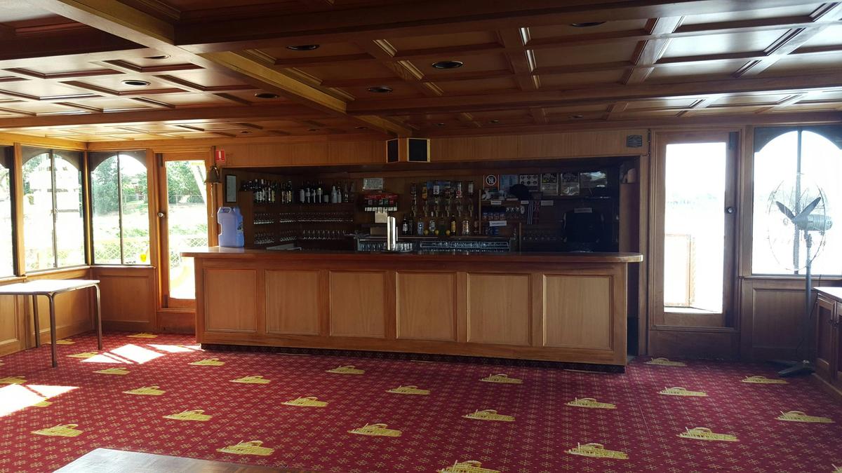 The bar on board the Paddle Boat Mundoo.