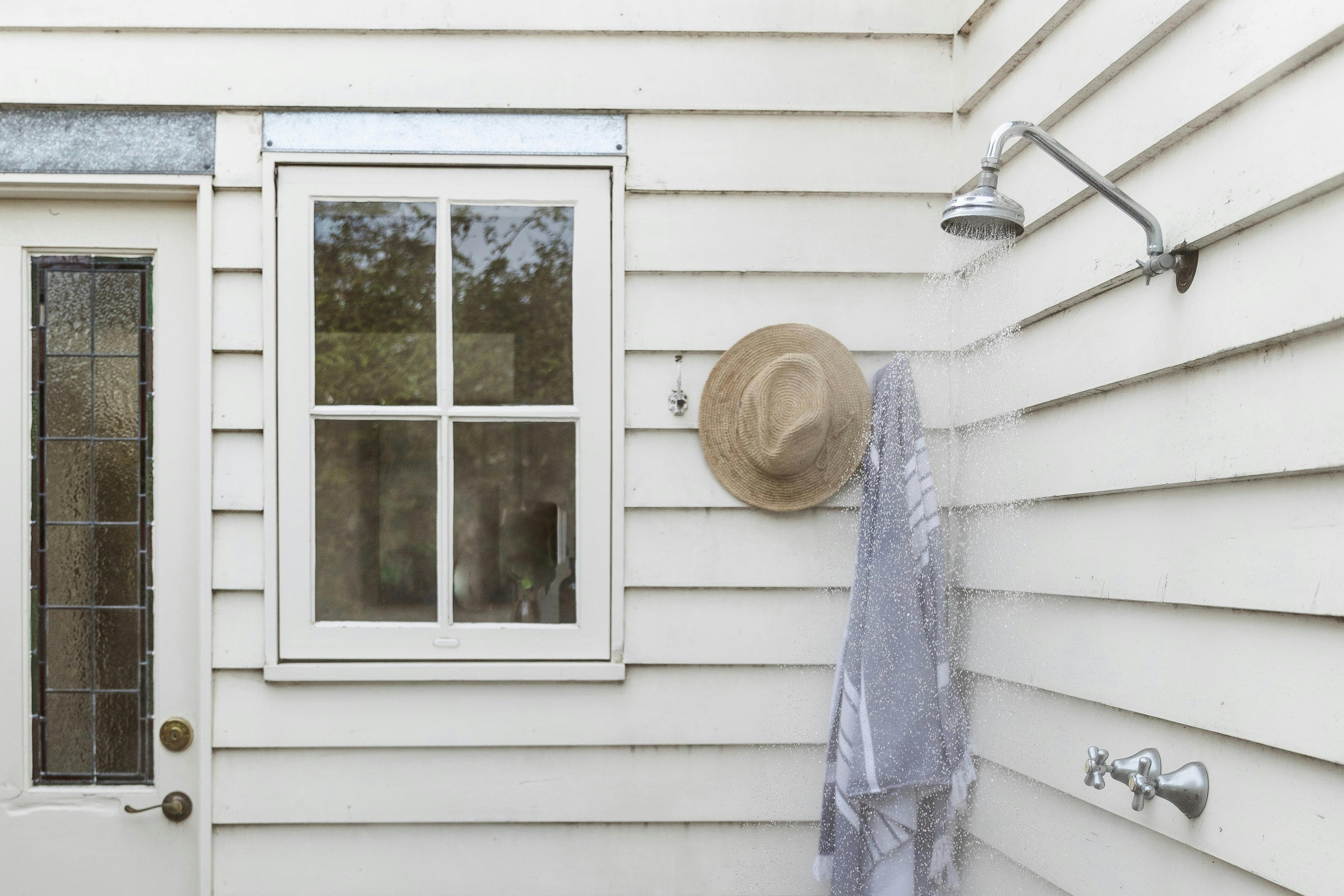 Outdoor hot/cold shower