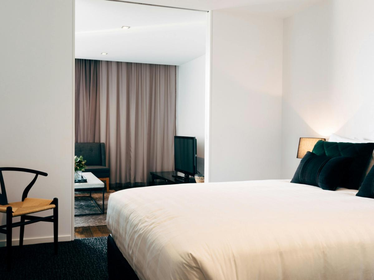 Milton Boutique Accommodation - Deluxe Bedroom/Lounge
