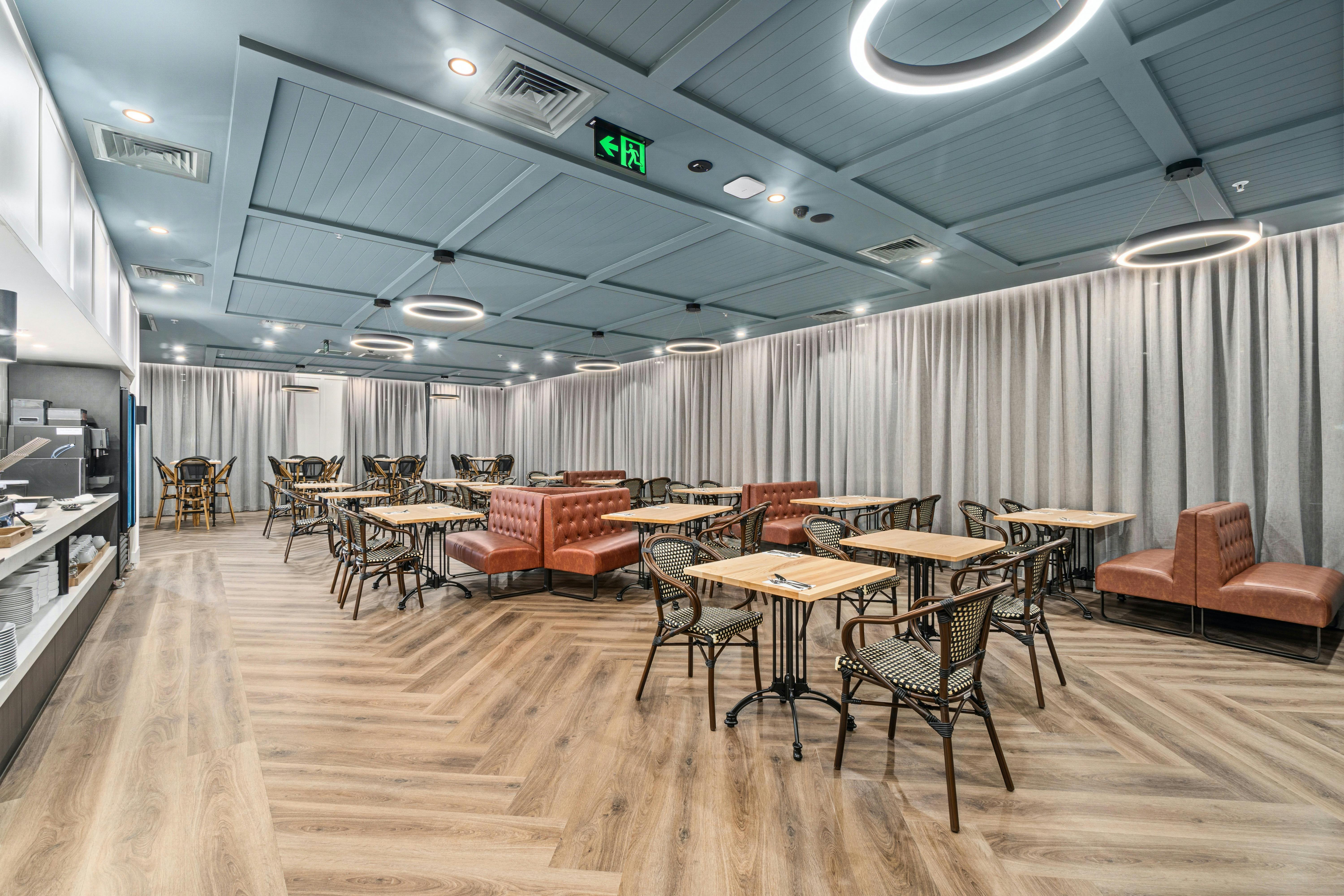 Restaurant for breakfast