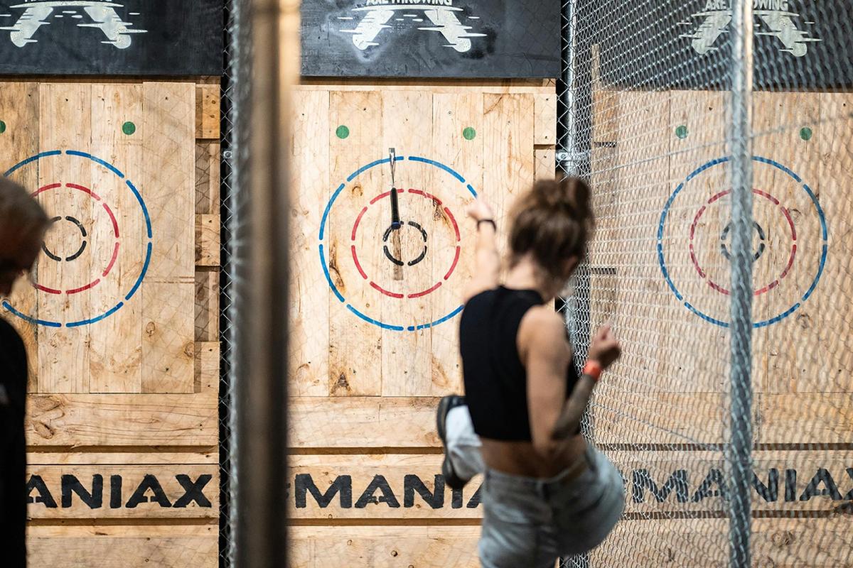 Maniax Axe Throwing - Melbourne CBD