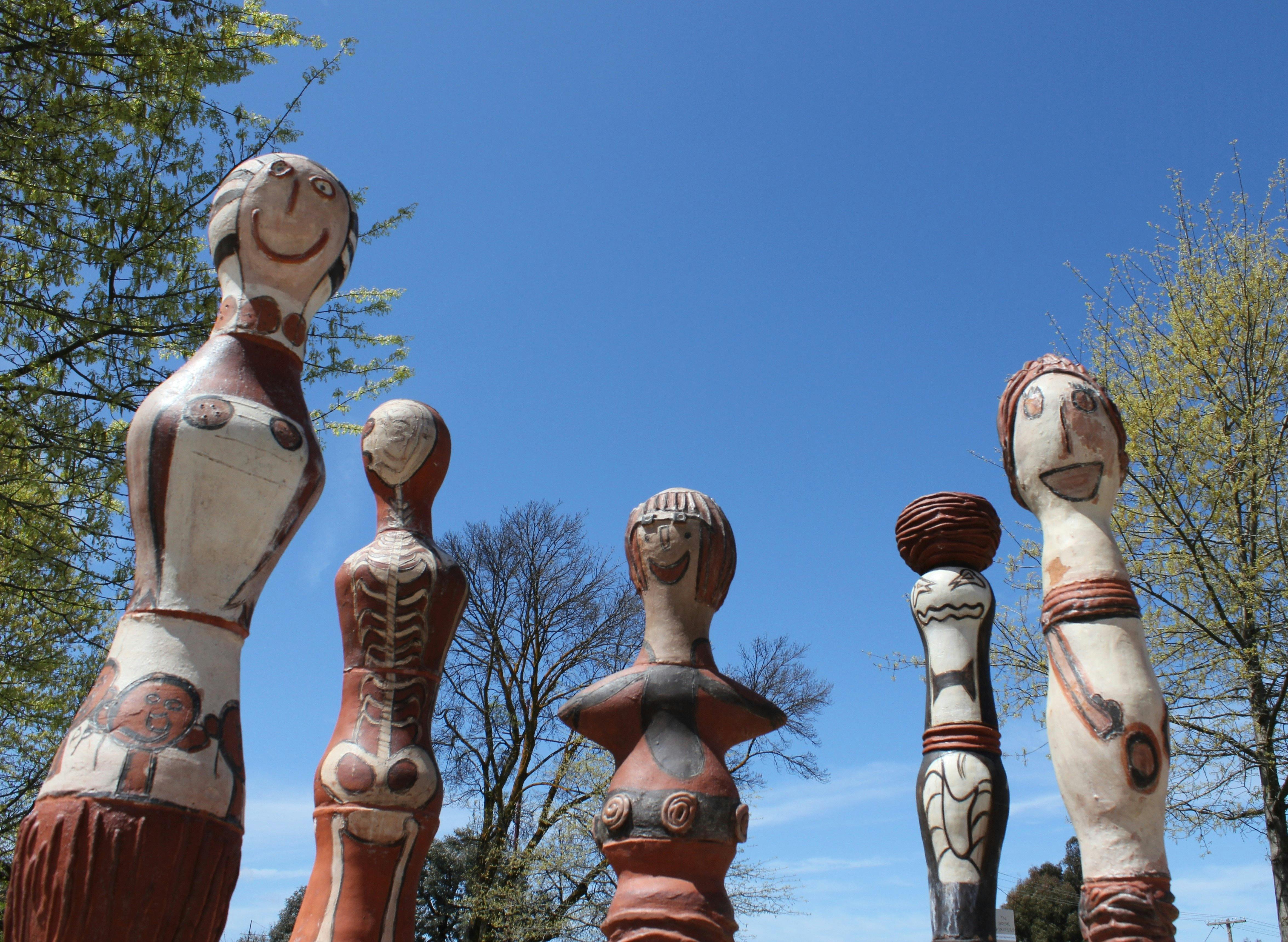 Pole People-Mansfield High St median strip