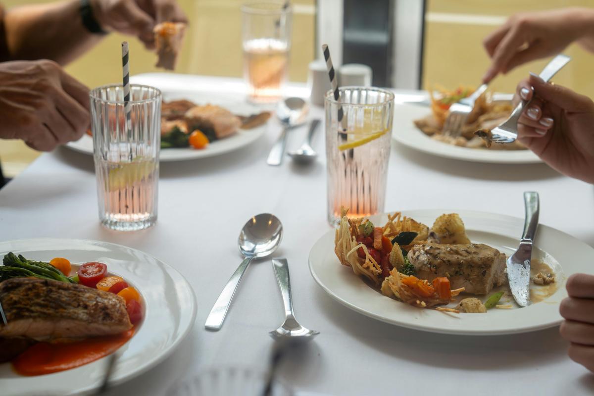 Mother's Day Lunch Cruise Meal and Drinks