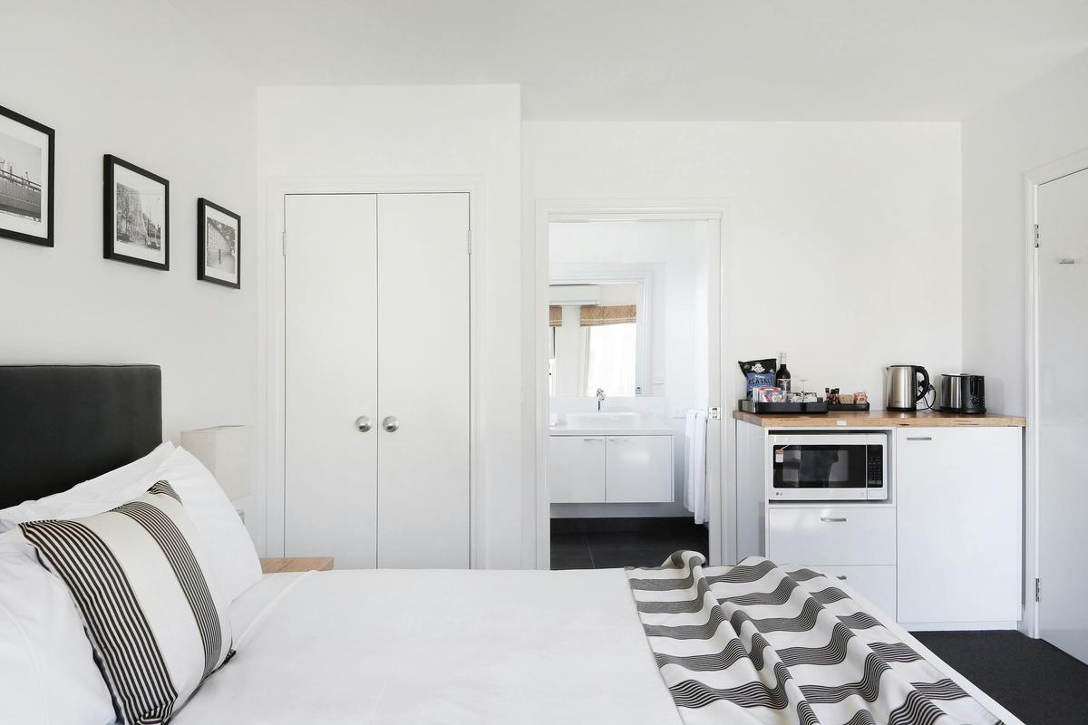 Mansi's Villa King room