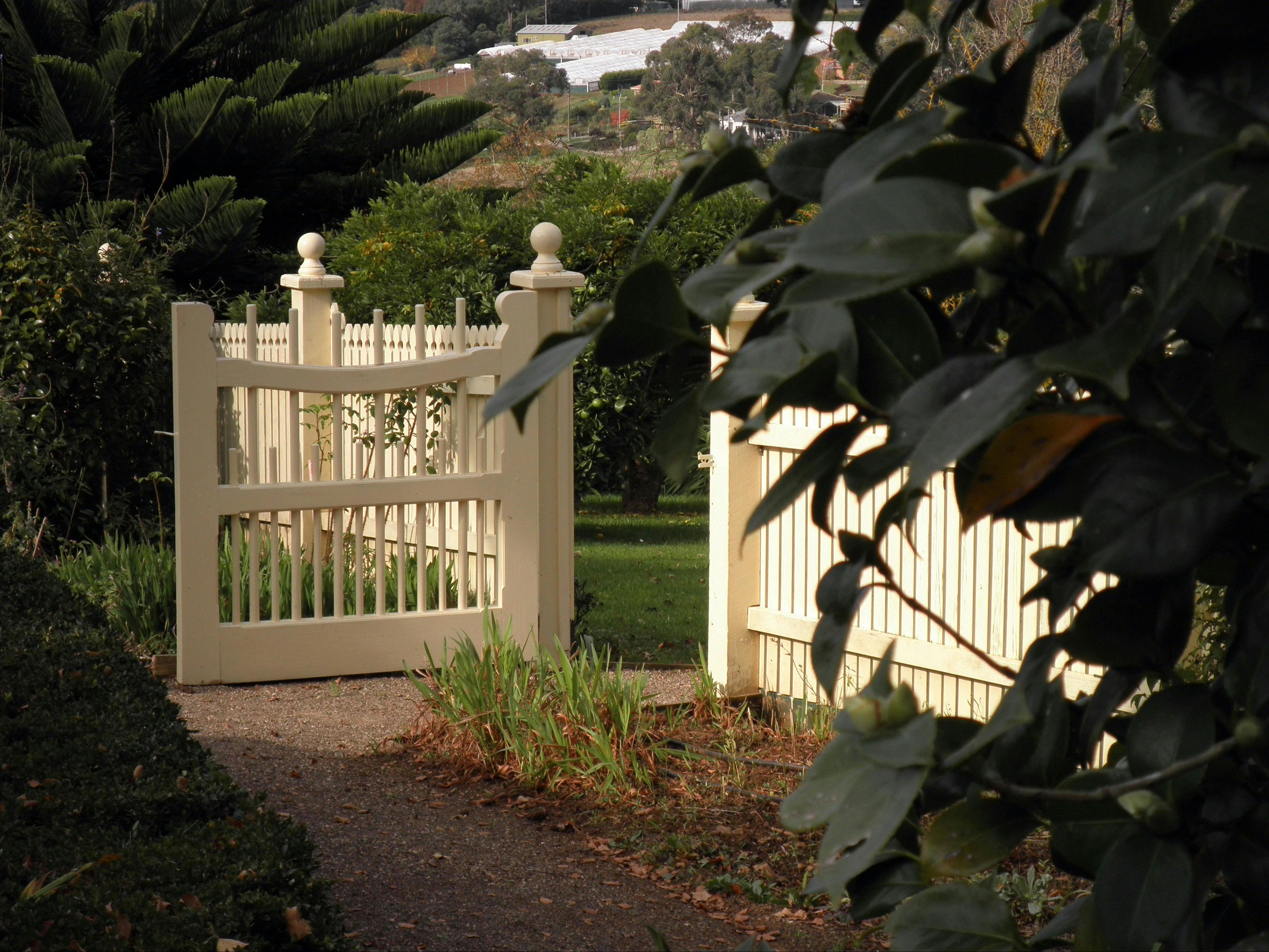 Mont De Lancey Historic Property Tours edit