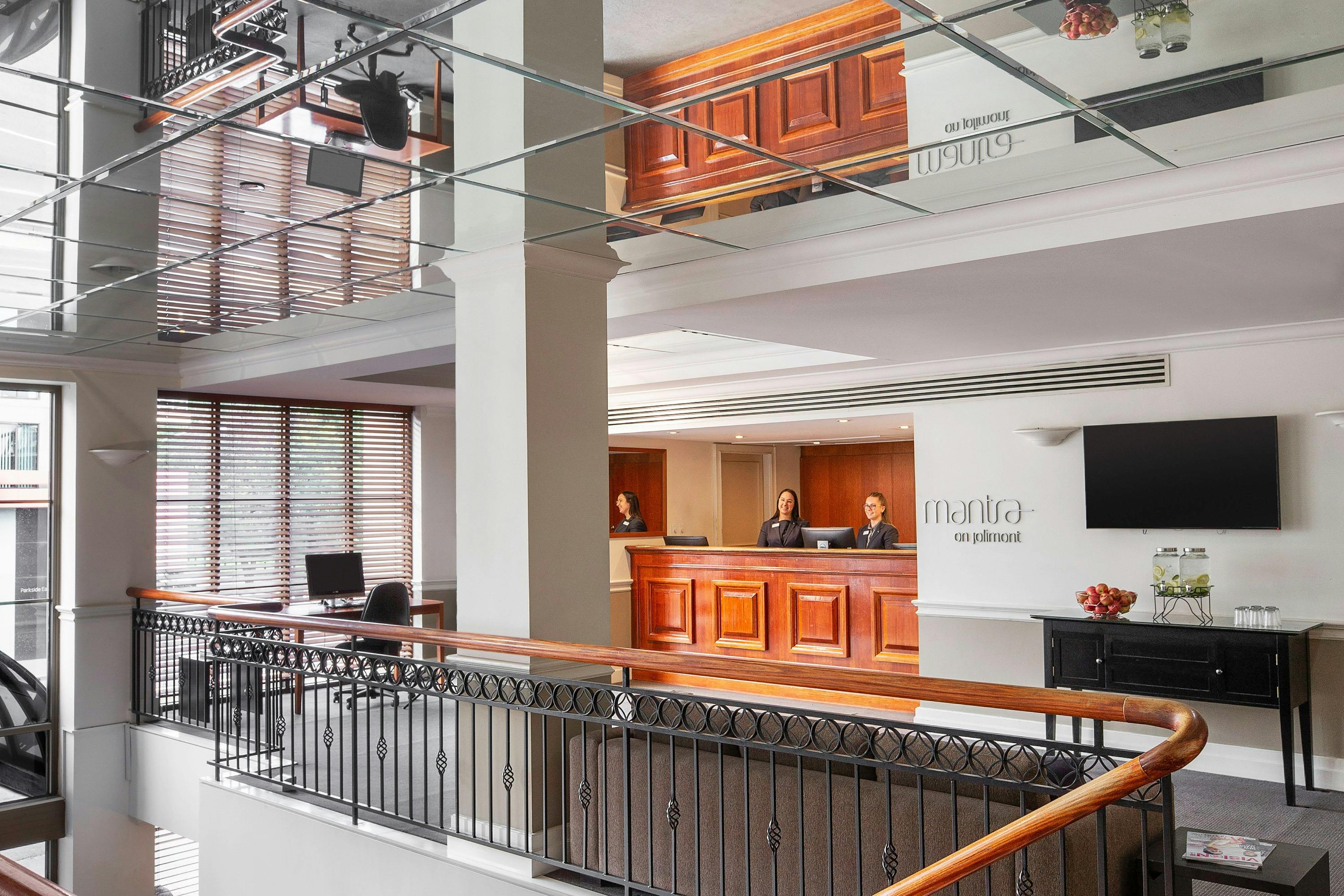 Mantra on Jolimont - Lobby