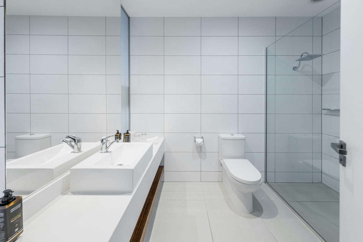 Private & Spacious Bathroom