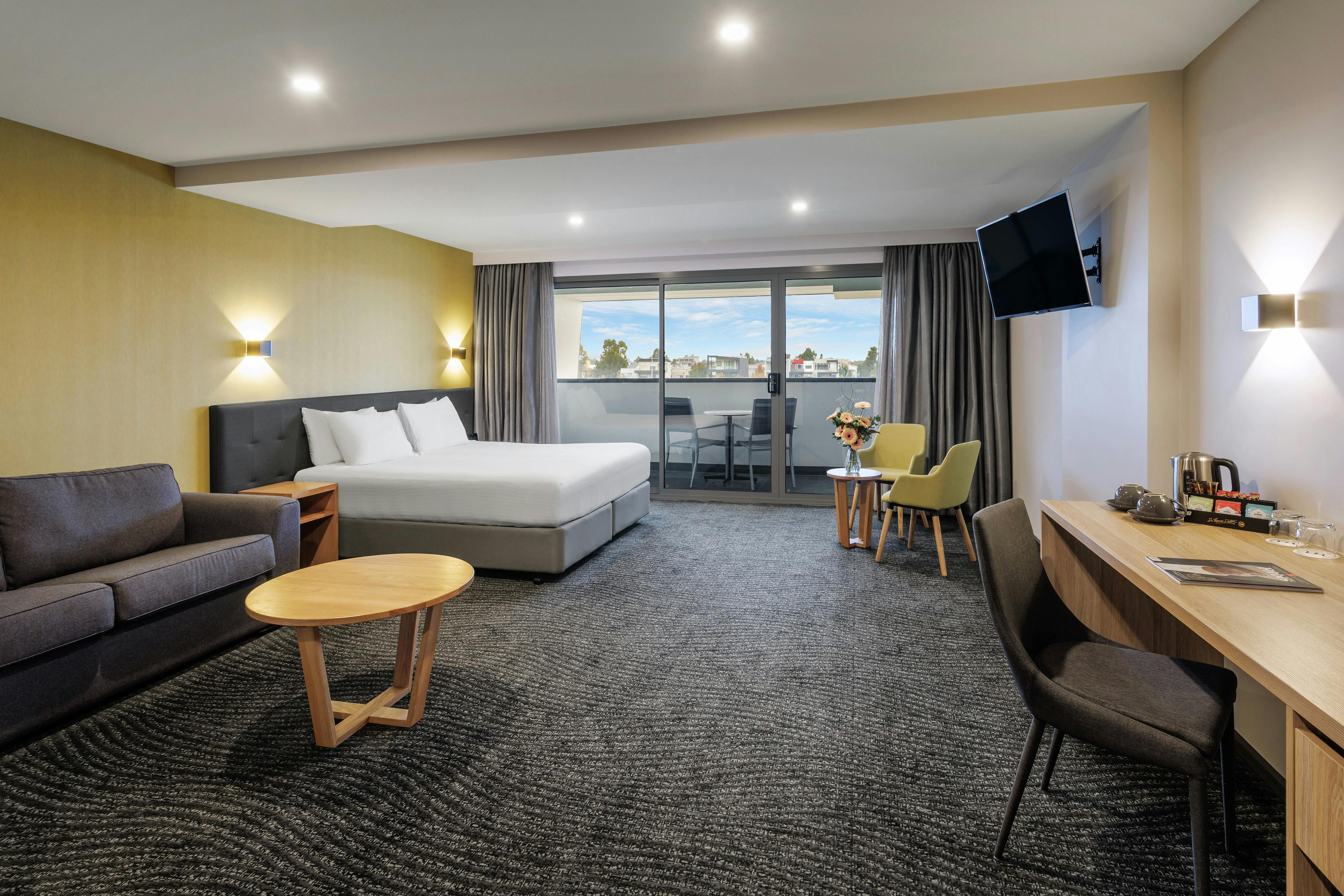 Superior King Balcony Room