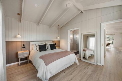 Bedroom with queen bed