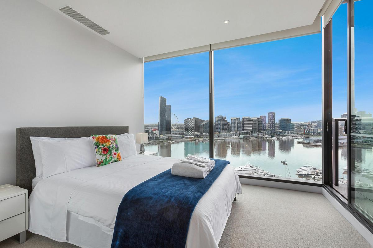 Main Bedroom with Queen bed and TV