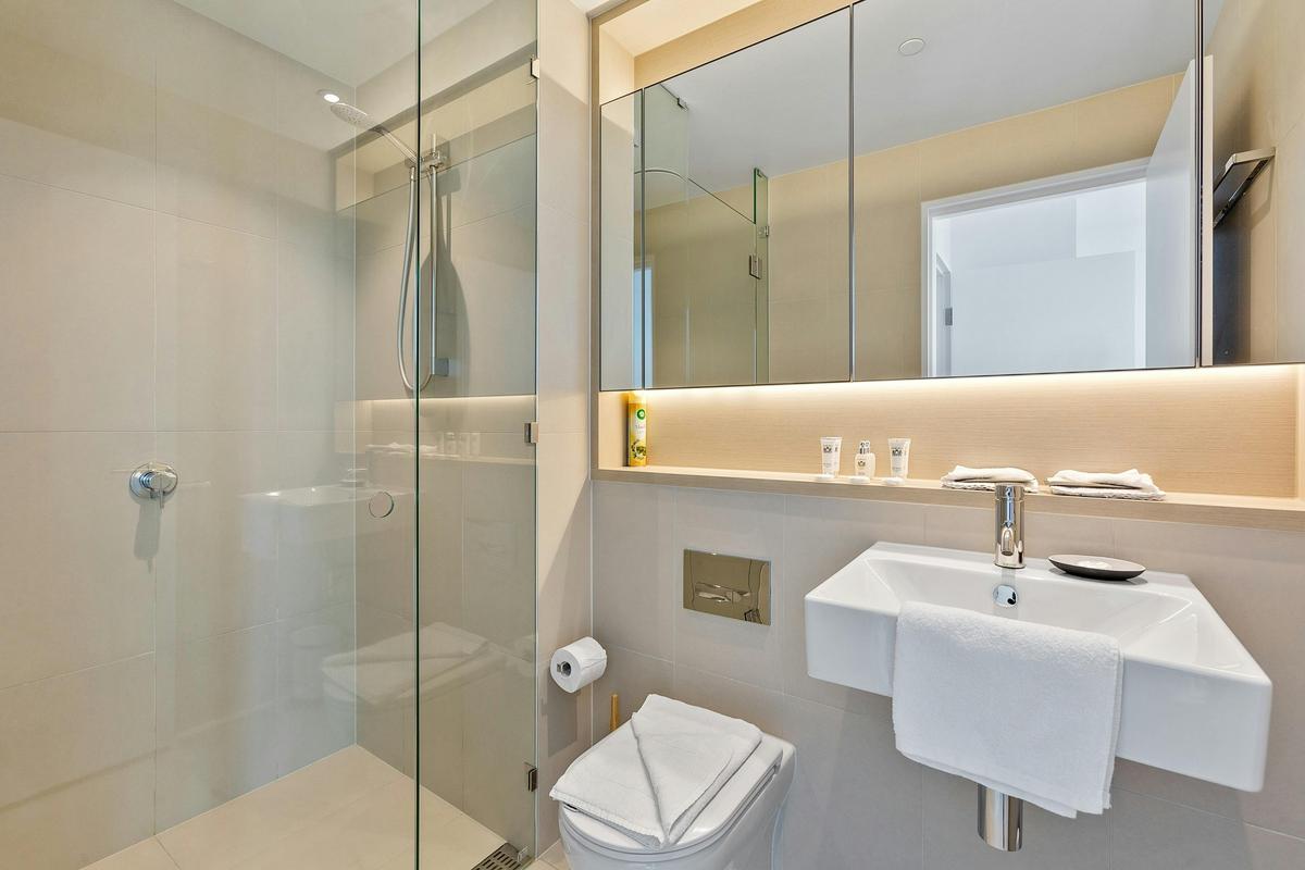 Ensuite to the main bedroom