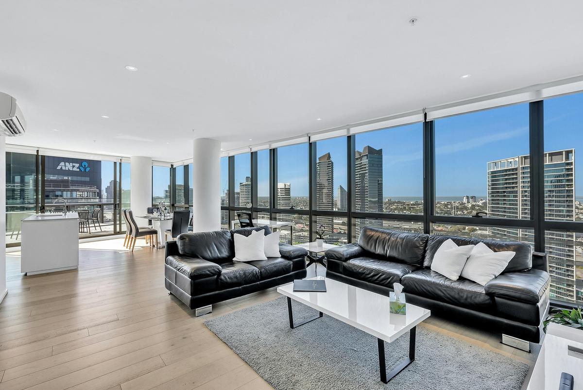 Living area with leather couches and breath taking views