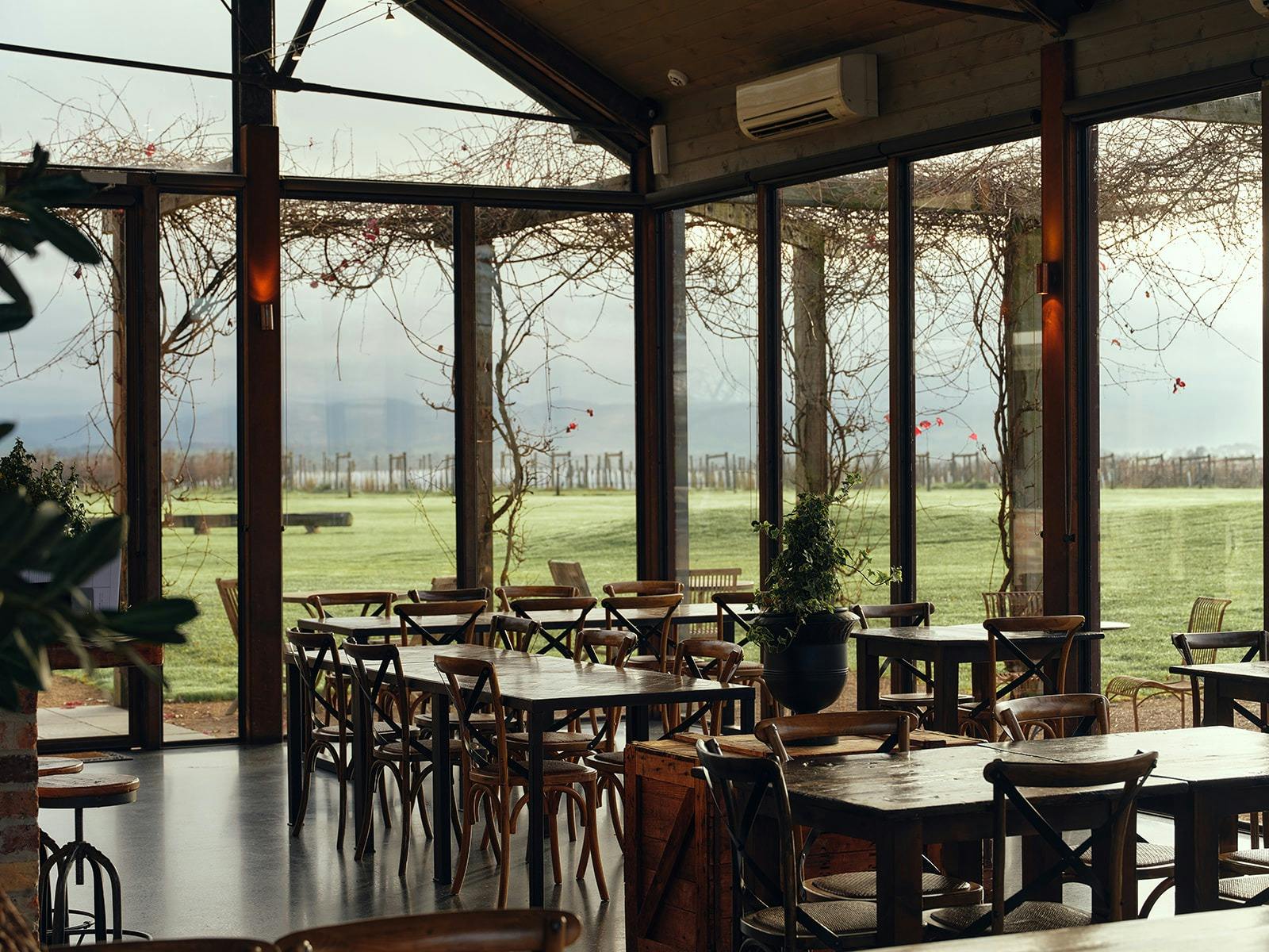 Meletos Restaurant, pre-service