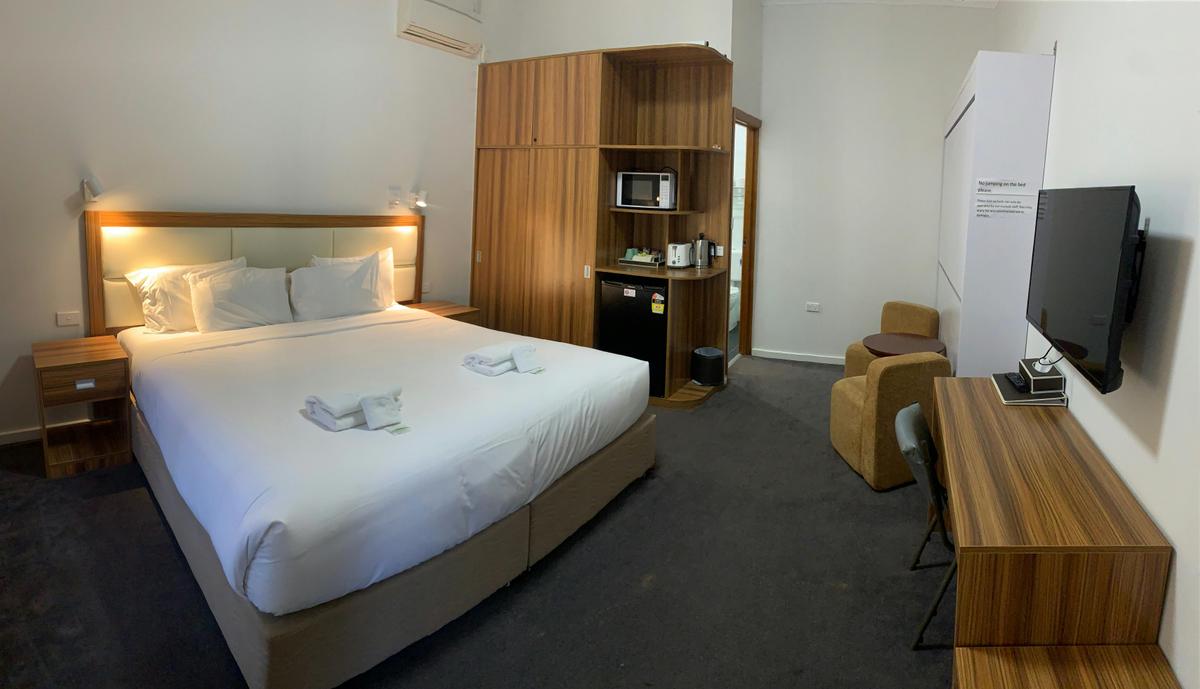 King room with hidden bunk beds