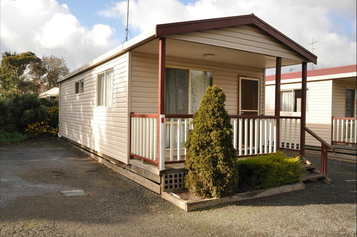 Miner's Retreat Motel Cabin