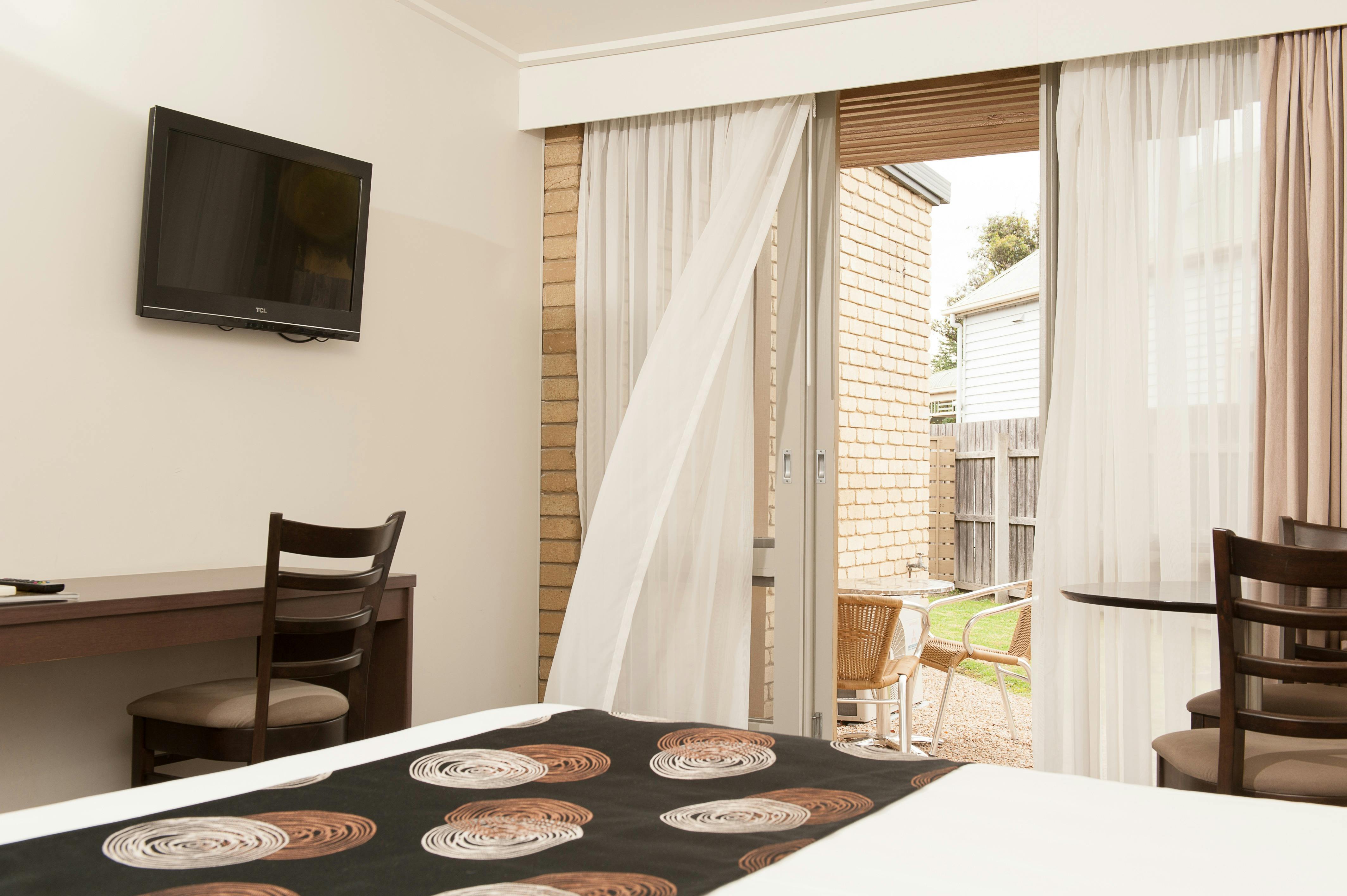 Superior Queen Courtyard