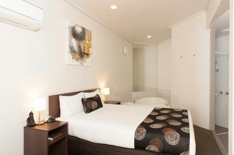 Mitchell on Main Motel