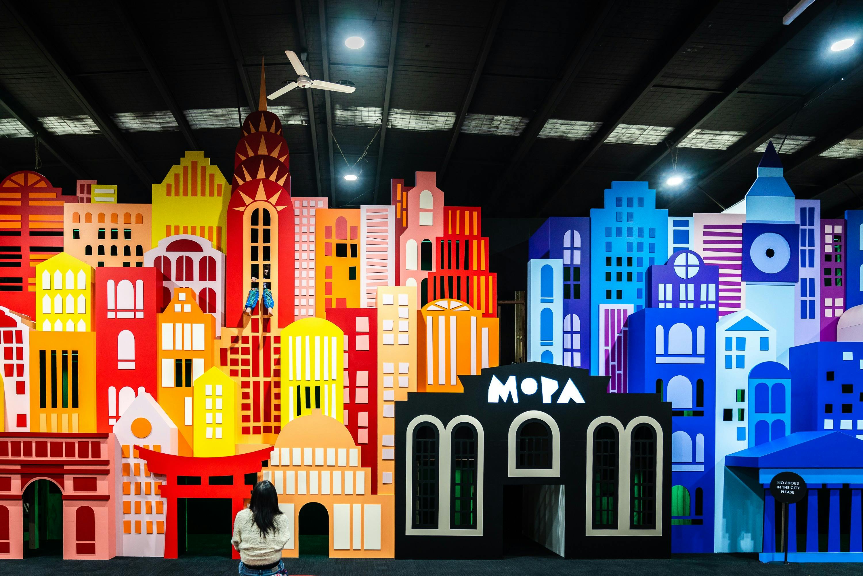 Spot the famous buildings!