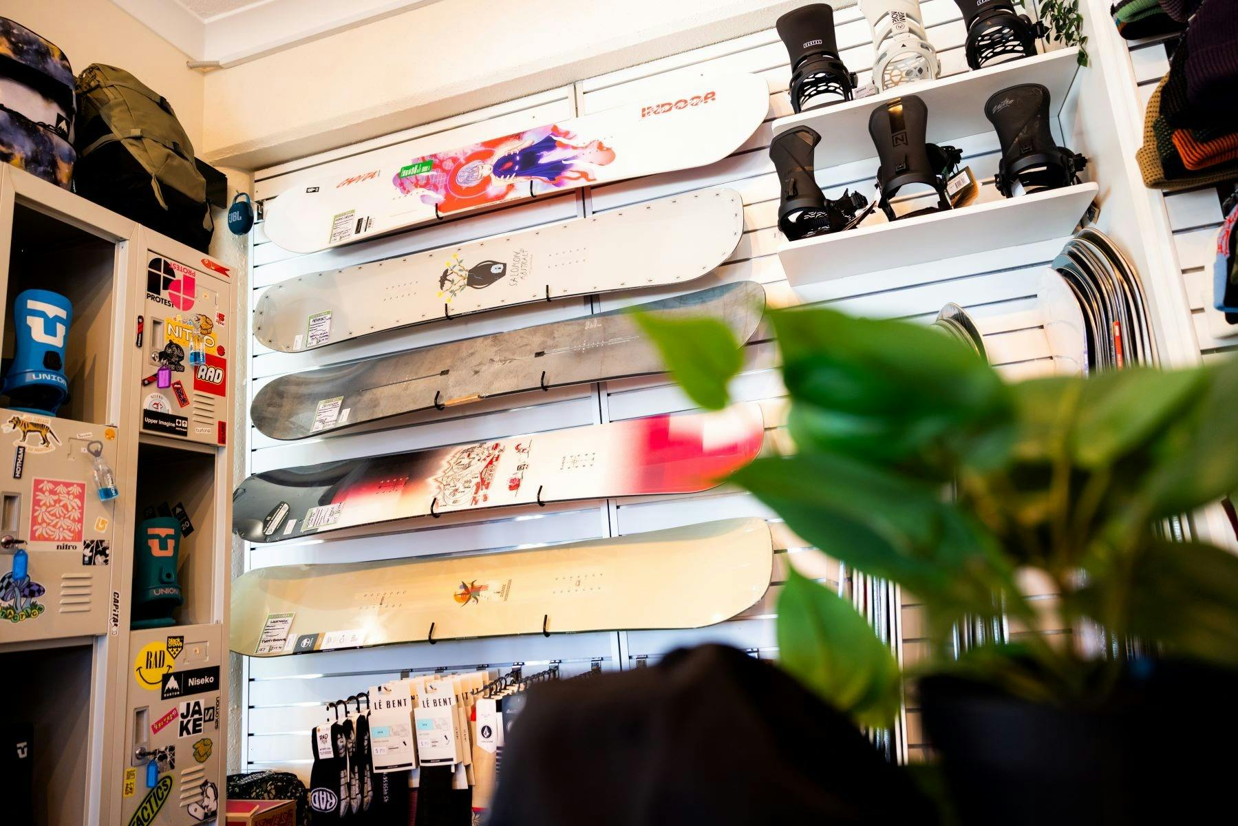 Snowboard display wall